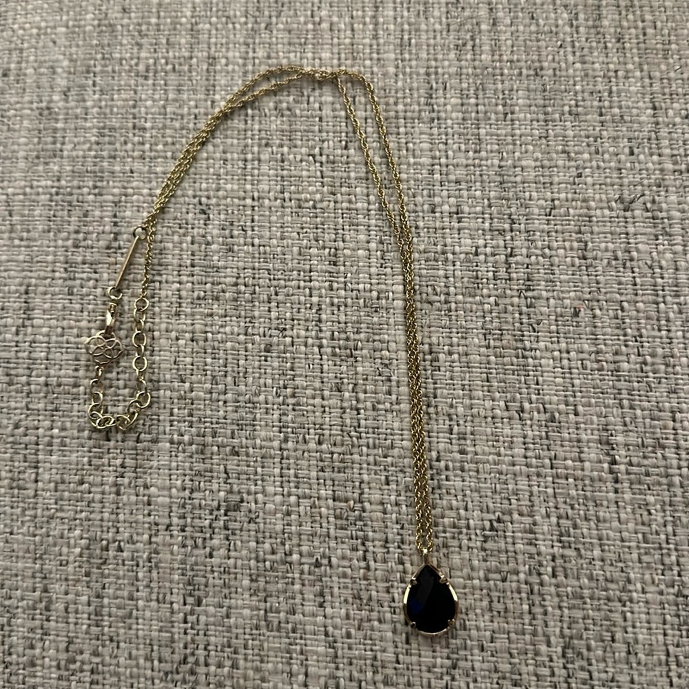 Kendra Scott Pendant Necklace (black stone with gold chain)